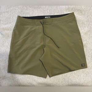 Olive green Billabong boardshorts - Size 36